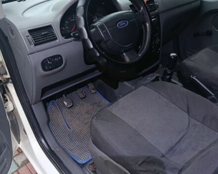 Белый Форд Турнео Коннект, объемом двигателя 1.8 л и пробегом 210 тыс. км за 3800 $, фото 7 на Automoto.ua