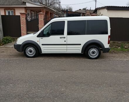 Белый Форд Турнео Коннект, объемом двигателя 1.8 л и пробегом 210 тыс. км за 3800 $, фото 1 на Automoto.ua