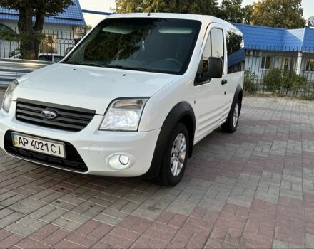 Белый Форд Турнео Коннект, объемом двигателя 1.8 л и пробегом 216 тыс. км за 5599 $, фото 1 на Automoto.ua