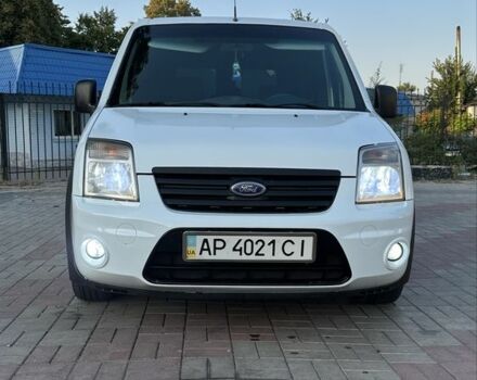 Белый Форд Турнео Коннект, объемом двигателя 1.8 л и пробегом 350 тыс. км за 6100 $, фото 2 на Automoto.ua