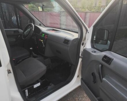 Белый Форд Турнео Коннект, объемом двигателя 1.8 л и пробегом 372 тыс. км за 3900 $, фото 1 на Automoto.ua