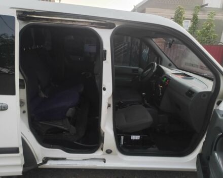 Белый Форд Турнео Коннект, объемом двигателя 1.8 л и пробегом 372 тыс. км за 3900 $, фото 2 на Automoto.ua