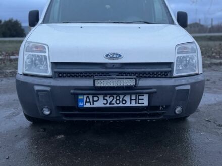 Белый Форд Турнео Коннект, объемом двигателя 1.8 л и пробегом 350 тыс. км за 5300 $, фото 1 на Automoto.ua