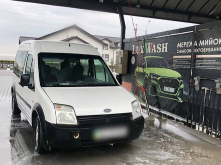 Форд Турнео Коннект 2005 в Ужгороде на Automoto.ua Белый Форд Турнео Коннект, объемом двигателя 1.8 л и пробегом 290 тыс. км за 5900 $, фото 1 на Automoto.ua