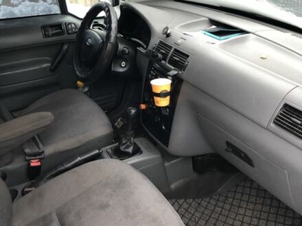 Белый Форд Турнео Коннект, объемом двигателя 0 л и пробегом 420 тыс. км за 2000 $, фото 1 на Automoto.ua