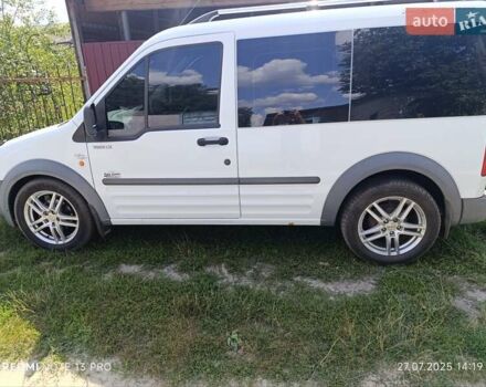 Белый Форд Турнео Коннект, объемом двигателя 1.8 л и пробегом 210 тыс. км за 5600 $, фото 1 на Automoto.ua