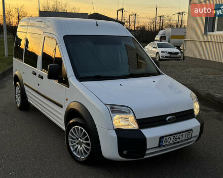 Белый Форд Турнео Коннект, объемом двигателя 1.8 л и пробегом 216 тыс. км за 6700 $, фото 1 на Automoto.ua