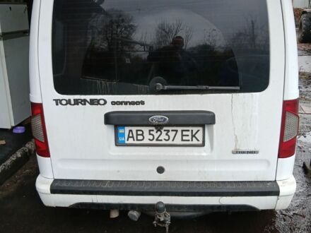 Белый Форд Турнео Коннект, объемом двигателя 1.8 л и пробегом 300 тыс. км за 7000 $, фото 1 на Automoto.ua
