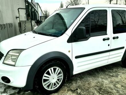 Белый Форд Турнео Коннект, объемом двигателя 1.8 л и пробегом 270 тыс. км за 5999 $, фото 1 на Automoto.ua