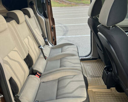 Коричневый Форд Турнео Коннект, объемом двигателя 0 л и пробегом 245 тыс. км за 12300 $, фото 17 на Automoto.ua