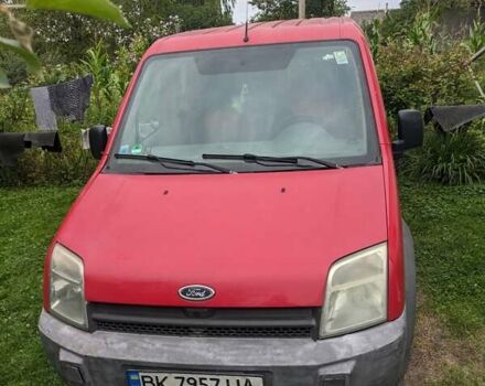 Красный Форд Турнео Коннект, объемом двигателя 1.8 л и пробегом 300 тыс. км за 2900 $, фото 1 на Automoto.ua