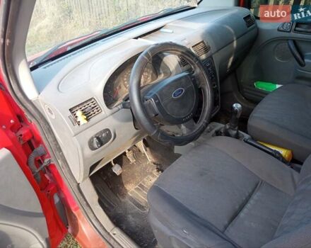 Красный Форд Турнео Коннект, объемом двигателя 1.75 л и пробегом 560 тыс. км за 3200 $, фото 4 на Automoto.ua