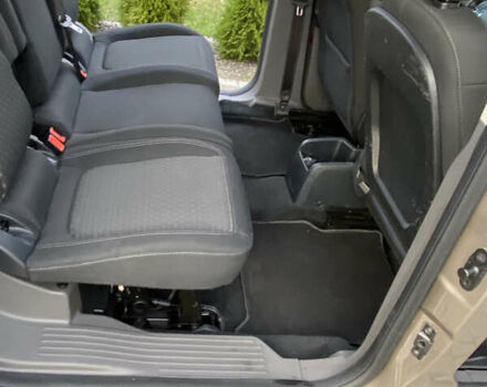 Форд Турнео Коннект, объемом двигателя 1.5 л и пробегом 141 тыс. км за 19099 $, фото 29 на Automoto.ua