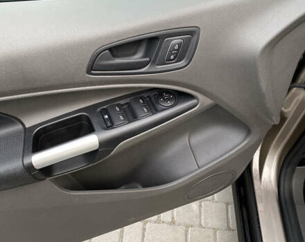 Форд Турнео Коннект, объемом двигателя 1.5 л и пробегом 141 тыс. км за 19099 $, фото 26 на Automoto.ua