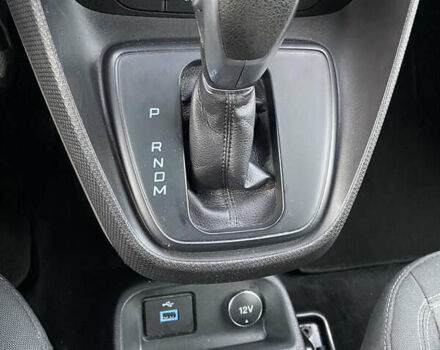 Форд Турнео Коннект, объемом двигателя 1.5 л и пробегом 141 тыс. км за 19099 $, фото 35 на Automoto.ua