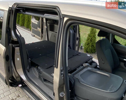 Форд Турнео Коннект, объемом двигателя 1.5 л и пробегом 141 тыс. км за 19099 $, фото 33 на Automoto.ua