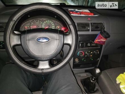 Форд Турнео Коннект, объемом двигателя 1.75 л и пробегом 351 тыс. км за 4200 $, фото 1 на Automoto.ua