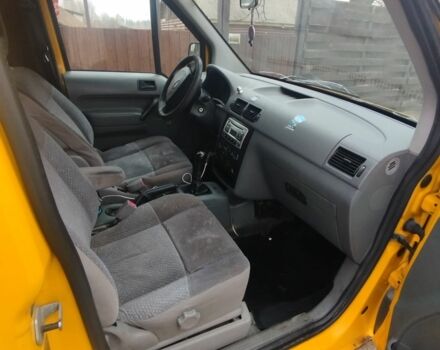 Желтый Форд Турнео Коннект, объемом двигателя 0 л и пробегом 403 тыс. км за 2600 $, фото 13 на Automoto.ua