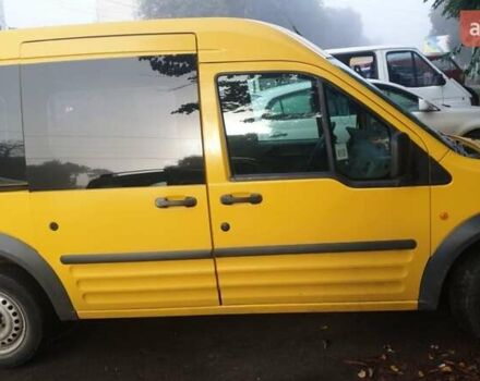 Желтый Форд Турнео Коннект, объемом двигателя 1.8 л и пробегом 424 тыс. км за 4500 $, фото 2 на Automoto.ua