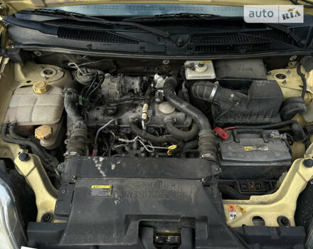 Жовтий Форд Турнео Коннект, об'ємом двигуна 1.75 л та пробігом 170 тис. км за 5300 $, фото 29 на Automoto.ua