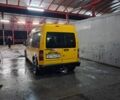Желтый Форд Турнео Коннект, объемом двигателя 1.8 л и пробегом 320 тыс. км за 4500 $, фото 4 на Automoto.ua