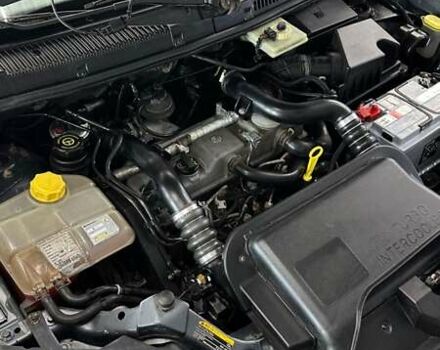 Серый Форд Турнео Коннект, объемом двигателя 1.76 л и пробегом 270 тыс. км за 5300 $, фото 7 на Automoto.ua