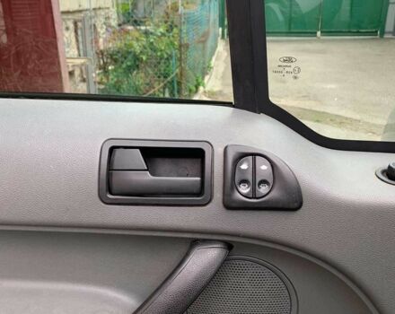 Серый Форд Турнео Коннект, объемом двигателя 1.8 л и пробегом 153 тыс. км за 4500 $, фото 5 на Automoto.ua