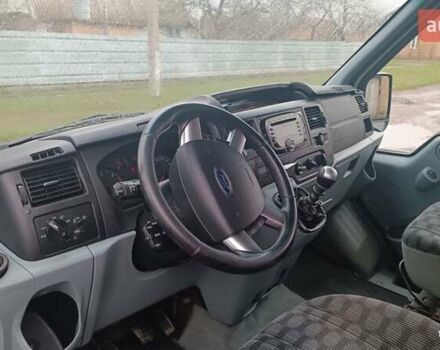 Сірий Форд Турнео Коннект, об'ємом двигуна 2.2 л та пробігом 179 тис. км за 13000 $, фото 4 на Automoto.ua