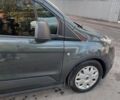 Серый Форд Турнео Коннект, объемом двигателя 1.56 л и пробегом 275 тыс. км за 10500 $, фото 3 на Automoto.ua