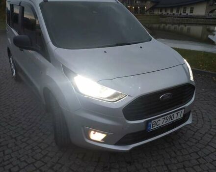 Серый Форд Турнео Коннект, объемом двигателя 1.5 л и пробегом 236 тыс. км за 20500 $, фото 3 на Automoto.ua