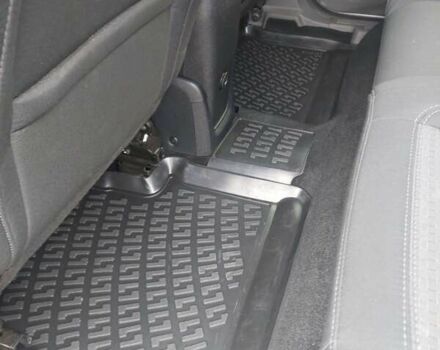 Серый Форд Турнео Коннект, объемом двигателя 1.5 л и пробегом 236 тыс. км за 20500 $, фото 48 на Automoto.ua