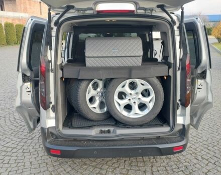 Серый Форд Турнео Коннект, объемом двигателя 1.5 л и пробегом 236 тыс. км за 20500 $, фото 7 на Automoto.ua