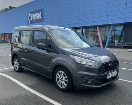 Серый Форд Турнео Коннект, объемом двигателя 1.5 л и пробегом 288 тыс. км за 15500 $, фото 3 на Automoto.ua