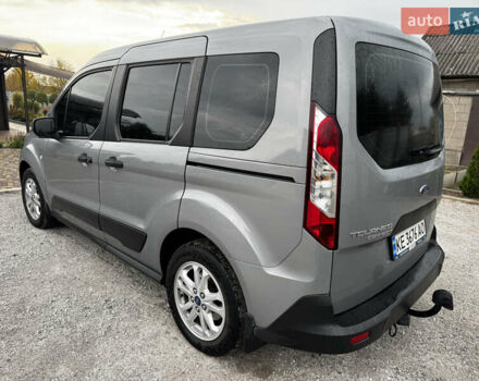 Серый Форд Турнео Коннект, объемом двигателя 1.5 л и пробегом 60 тыс. км за 15800 $, фото 1 на Automoto.ua