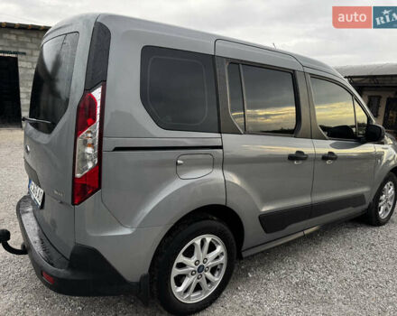 Серый Форд Турнео Коннект, объемом двигателя 1.5 л и пробегом 60 тыс. км за 15800 $, фото 6 на Automoto.ua