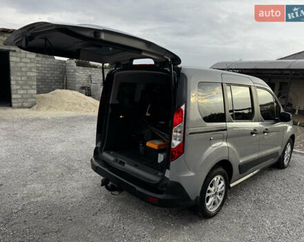 Серый Форд Турнео Коннект, объемом двигателя 1.5 л и пробегом 60 тыс. км за 15800 $, фото 15 на Automoto.ua