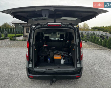 Серый Форд Турнео Коннект, объемом двигателя 1.5 л и пробегом 60 тыс. км за 15800 $, фото 12 на Automoto.ua