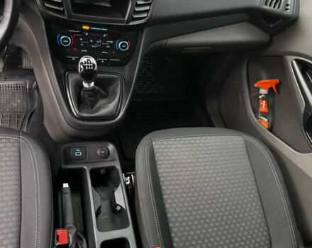 Серый Форд Турнео Коннект, объемом двигателя 1.5 л и пробегом 60 тыс. км за 15800 $, фото 14 на Automoto.ua