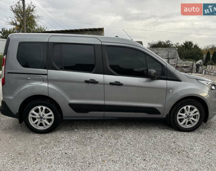 Серый Форд Турнео Коннект, объемом двигателя 1.5 л и пробегом 60 тыс. км за 15800 $, фото 7 на Automoto.ua