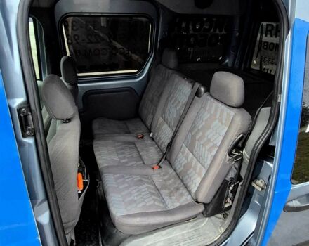 Серый Форд Турнео Коннект, объемом двигателя 1.8 л и пробегом 264 тыс. км за 4700 $, фото 5 на Automoto.ua