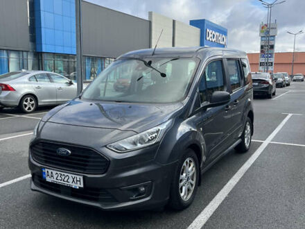 Серый Форд Турнео Коннект, объемом двигателя 1.5 л и пробегом 288 тыс. км за 15500 $, фото 1 на Automoto.ua