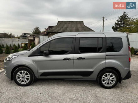 Серый Форд Турнео Коннект, объемом двигателя 1.5 л и пробегом 60 тыс. км за 15800 $, фото 1 на Automoto.ua