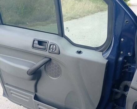 Синий Форд Турнео Коннект, объемом двигателя 1.8 л и пробегом 328 тыс. км за 3700 $, фото 6 на Automoto.ua