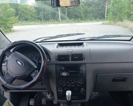 Синий Форд Турнео Коннект, объемом двигателя 1.8 л и пробегом 328 тыс. км за 3700 $, фото 1 на Automoto.ua