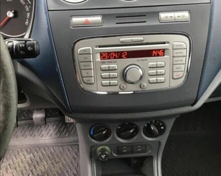 Форд Турнео Коннект 2011 в Киеве на Automoto.ua Синий Форд Турнео Коннект, объемом двигателя 1.8 л и пробегом 280 тыс. км за 3600 $, фото 15 на Automoto.ua