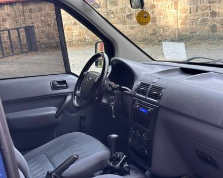 Синий Форд Турнео Коннект, объемом двигателя 1.8 л и пробегом 300 тыс. км за 4700 $, фото 11 на Automoto.ua