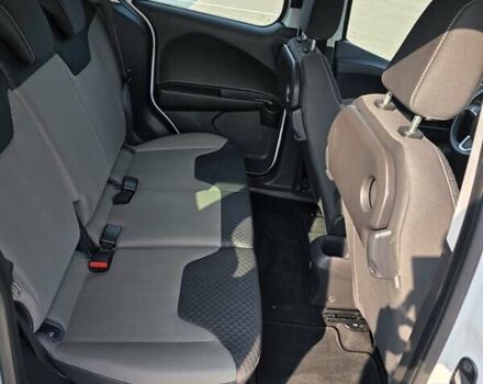Белый Форд Tourneo Courier, объемом двигателя 1.5 л и пробегом 141 тыс. км за 9999 $, фото 18 на Automoto.ua