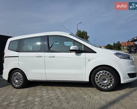 Белый Форд Tourneo Courier, объемом двигателя 1.5 л и пробегом 140 тыс. км за 10400 $, фото 5 на Automoto.ua