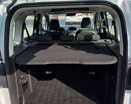 Белый Форд Tourneo Courier, объемом двигателя 1.5 л и пробегом 140 тыс. км за 10400 $, фото 25 на Automoto.ua