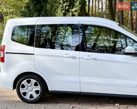 Форд Tourneo Courier 2017 в Луцке на Automoto.ua Белый Форд Tourneo Courier, объемом двигателя 1.5 л и пробегом 221 тыс. км за 9400 $, фото 3 на Automoto.ua